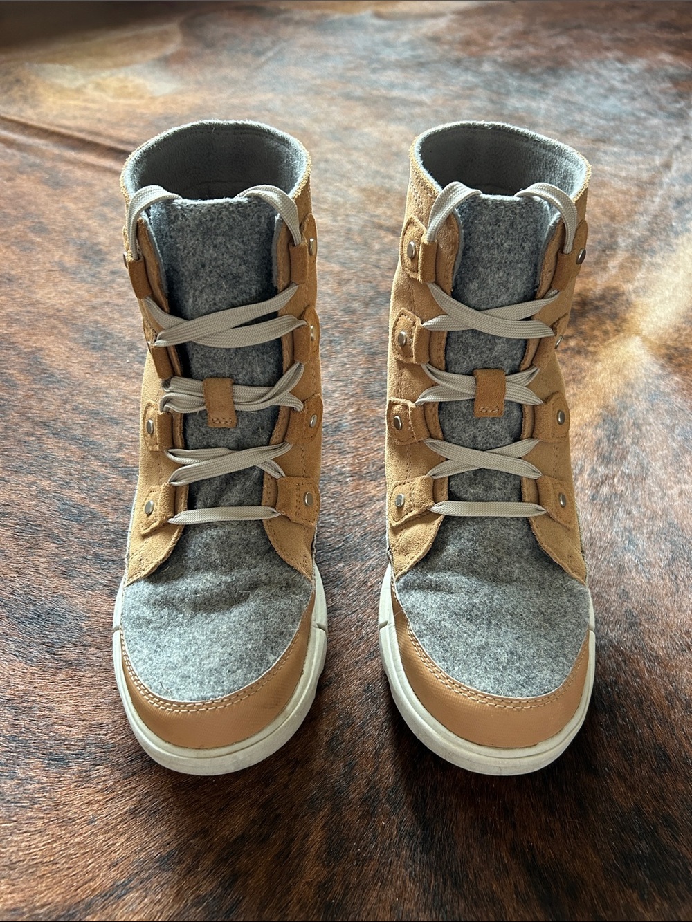 Sorel Gray and Tan Lace-Up Women's Boots